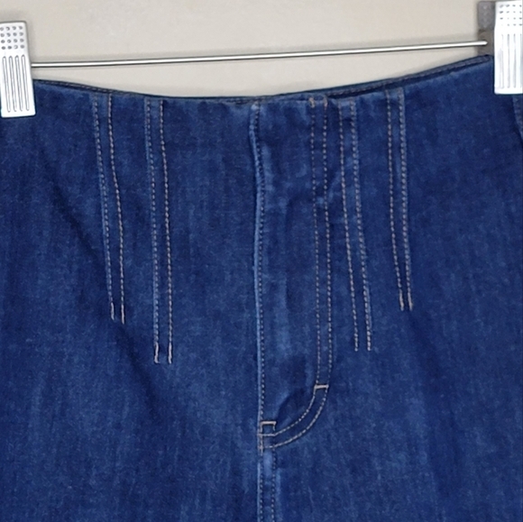 WHBM | Extra High-Rise Trouser Sculpt Petite Jeans with Seaming Detail Size 00P - Picture 4 of 9
